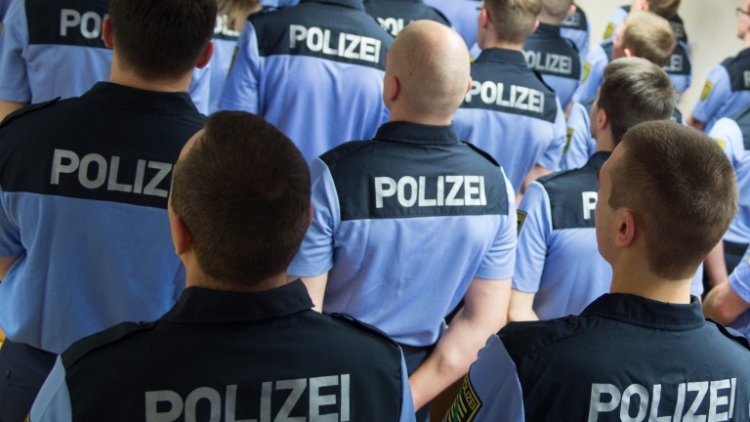 „Máme nepřítele ve vlastních řadách,“ tvrdí šokovaný instruktor z berlínské policejní akademie