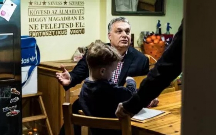 Orbán zahájil předvolební kampaň. „Potřebujeme více dětí, ne imigrantů“