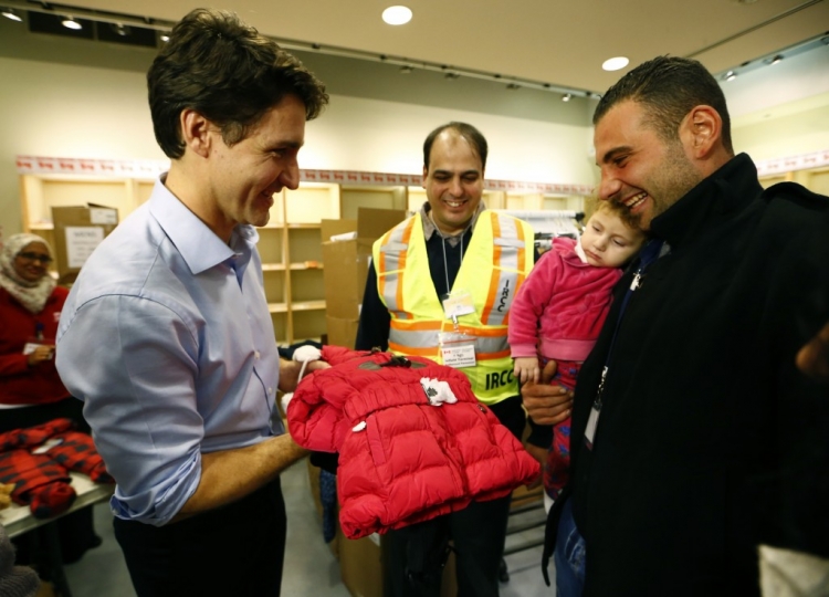 Kanada vítá syrské uprchlíky svou zdravotnickou péčí, kabáty a neobyčejně velkou solidaritou
