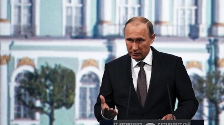 Putin přináší varování: 95% teroristických útoků světa zinscenovala CIA, lidstvo manipulují do „bezvědomí“