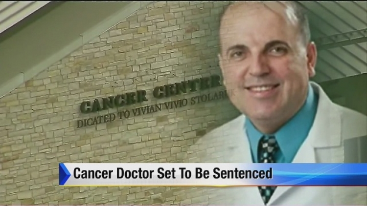 Prominentní lékař se přiznal, že byl podplacen a podával zdravým lidem chemoterapii