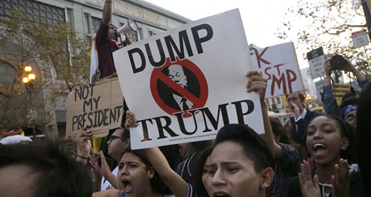 Americký inzerát je zřejmě hoax: Přijďte protestovat jako profesionální odpůrce při Trumpově inauguraci za 2 500 dolarů